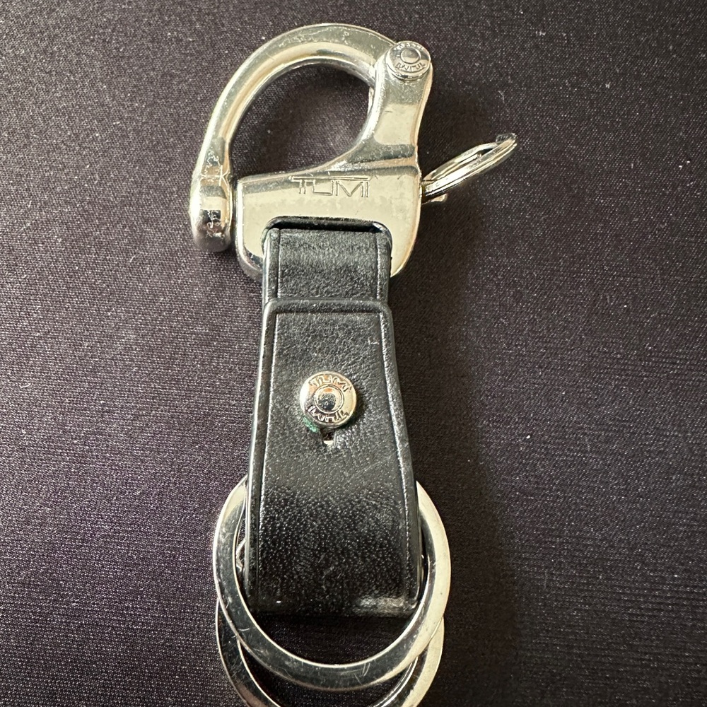 Tumi Black and Silver Key & Card Holder with Swivel Clasp